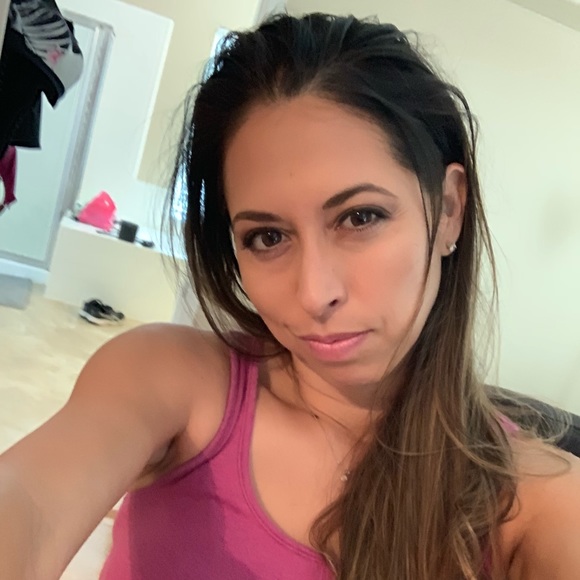 Meet your Posher, Monica - Picture 1 of 1